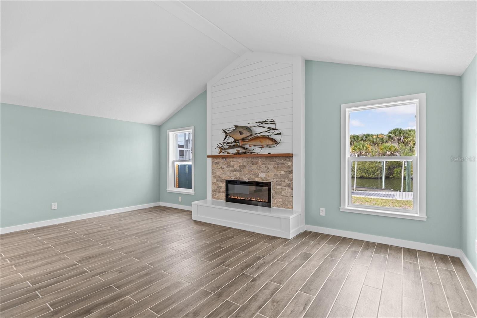7427 SOUTHWIND DR — photo 24