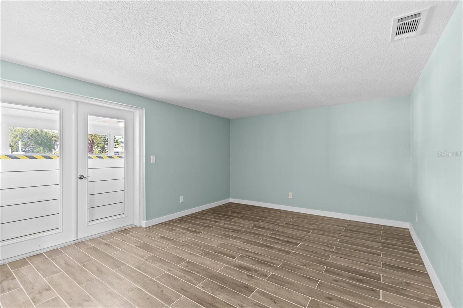 7427 SOUTHWIND DR — photo 35