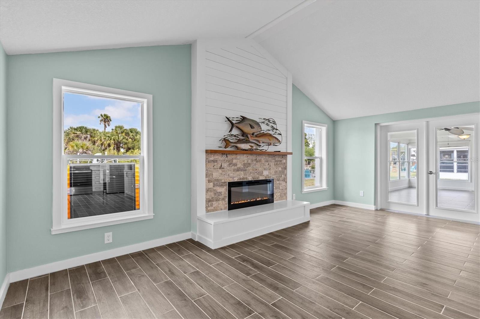 7427 SOUTHWIND DR — photo 25