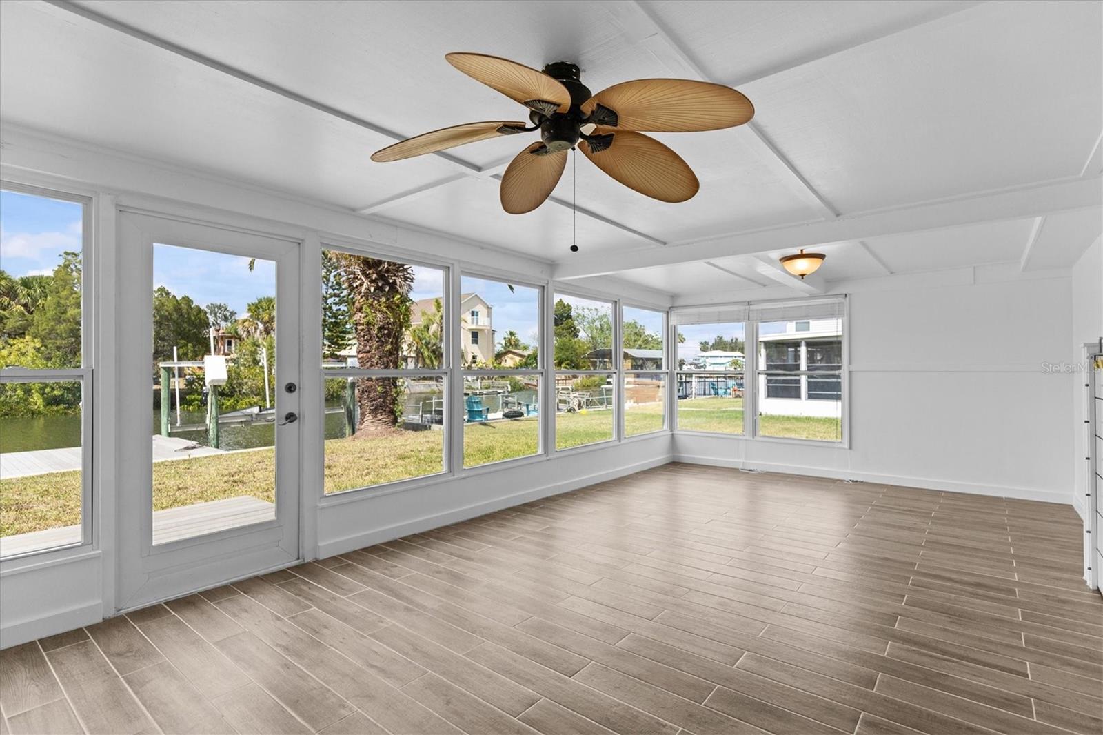 7427 SOUTHWIND DR — photo 32