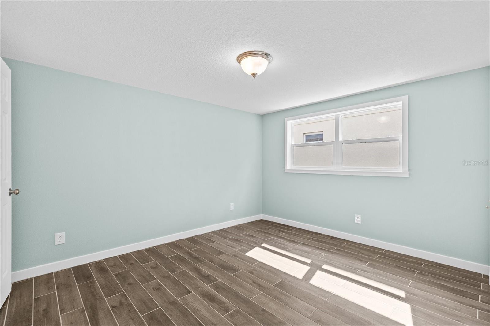 7427 SOUTHWIND DR — photo 43