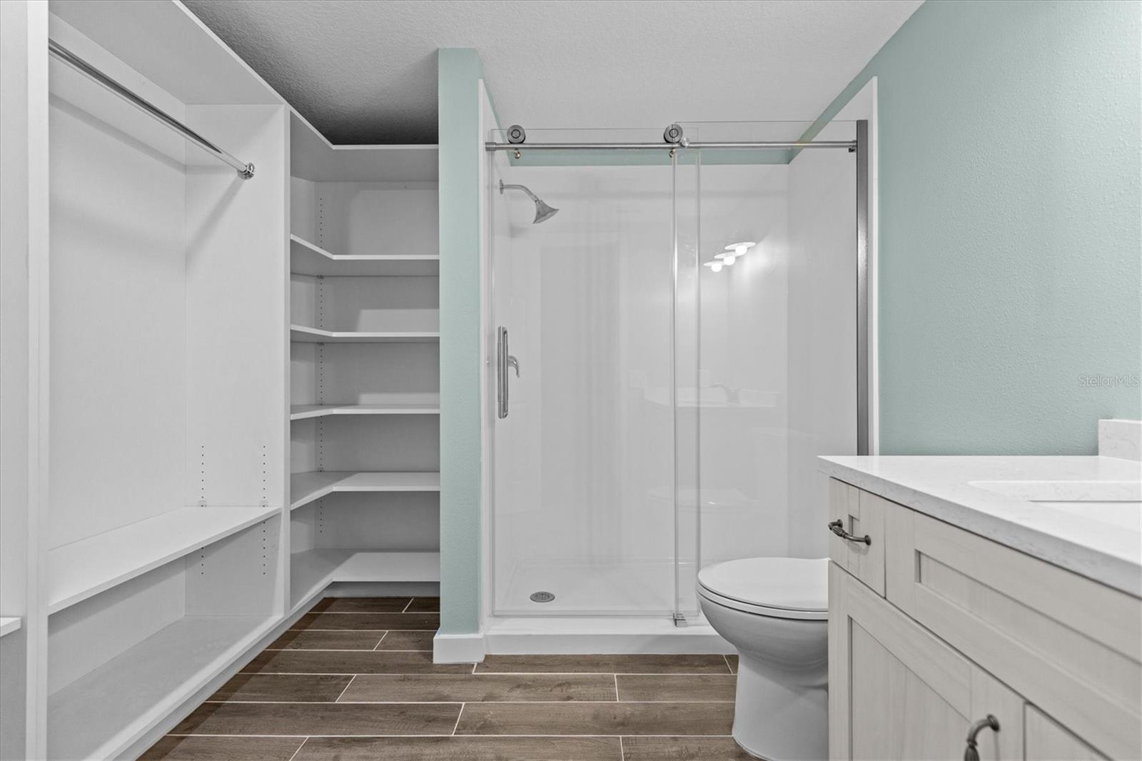 7427 SOUTHWIND DR — photo 38