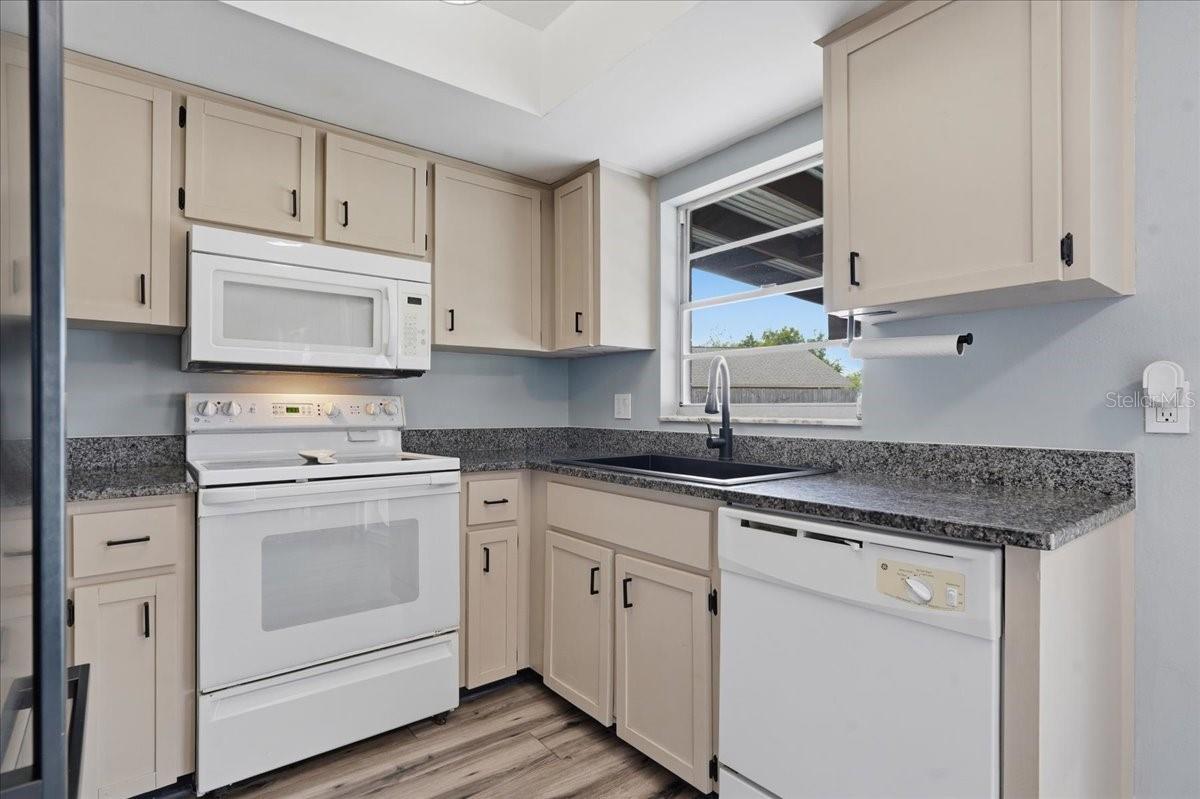 8913 WOOD LAKE CT — photo 15