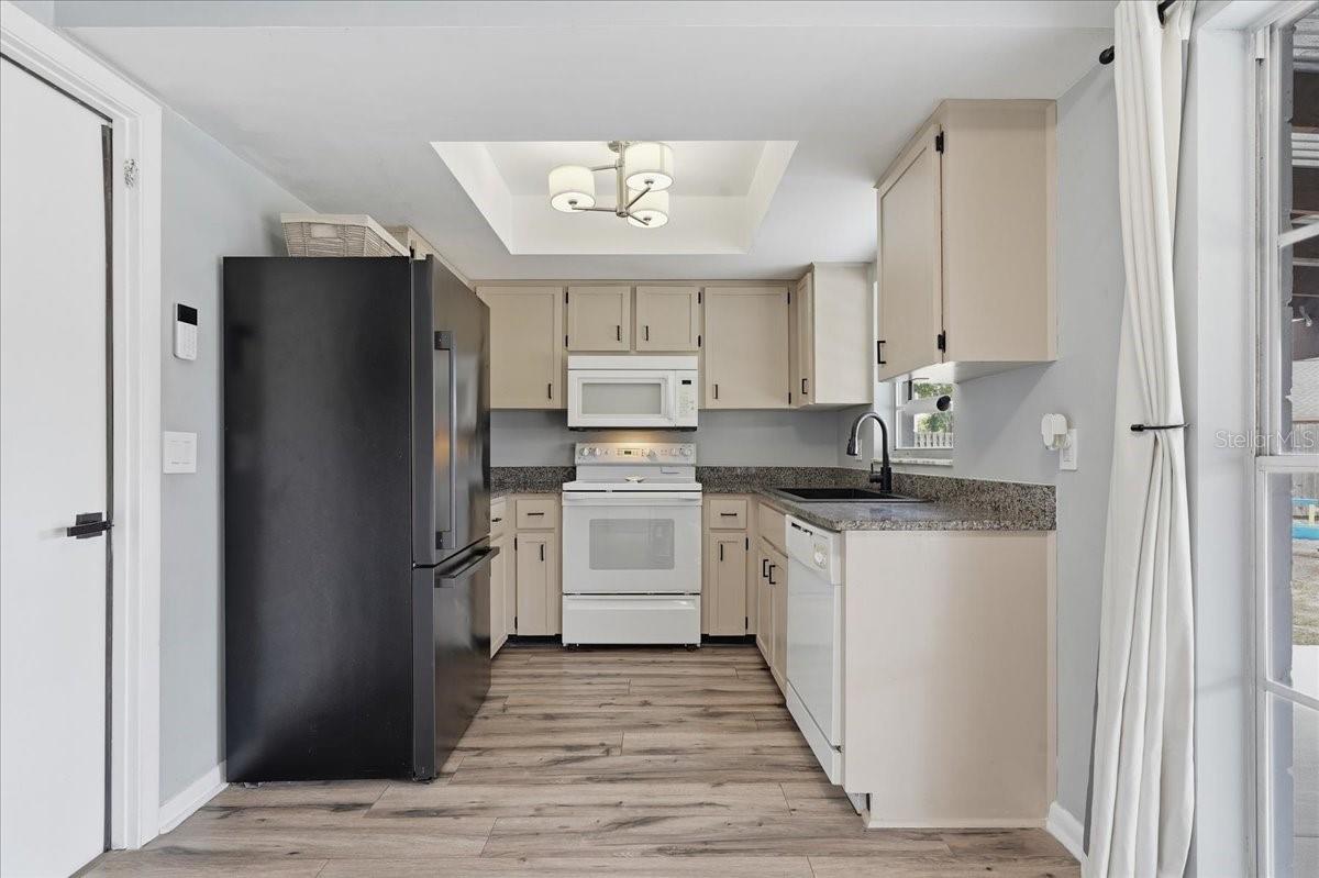 8913 WOOD LAKE CT — photo 4