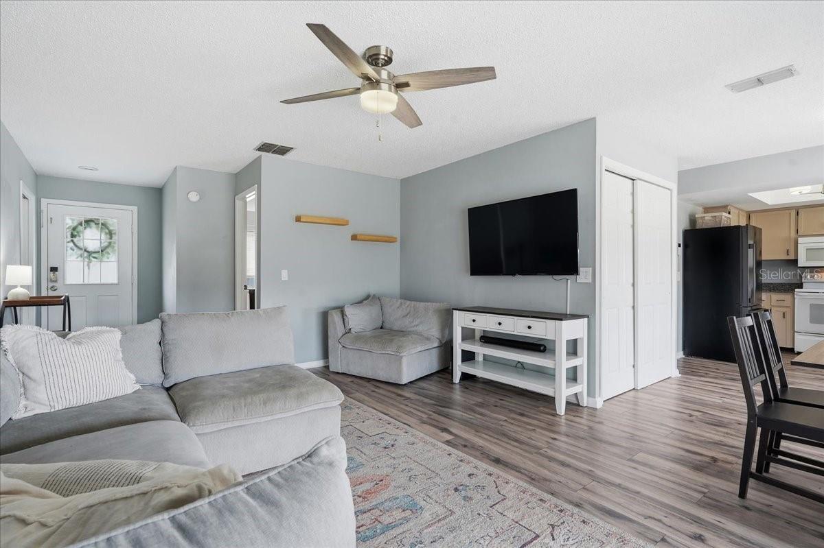 8913 WOOD LAKE CT — photo 12