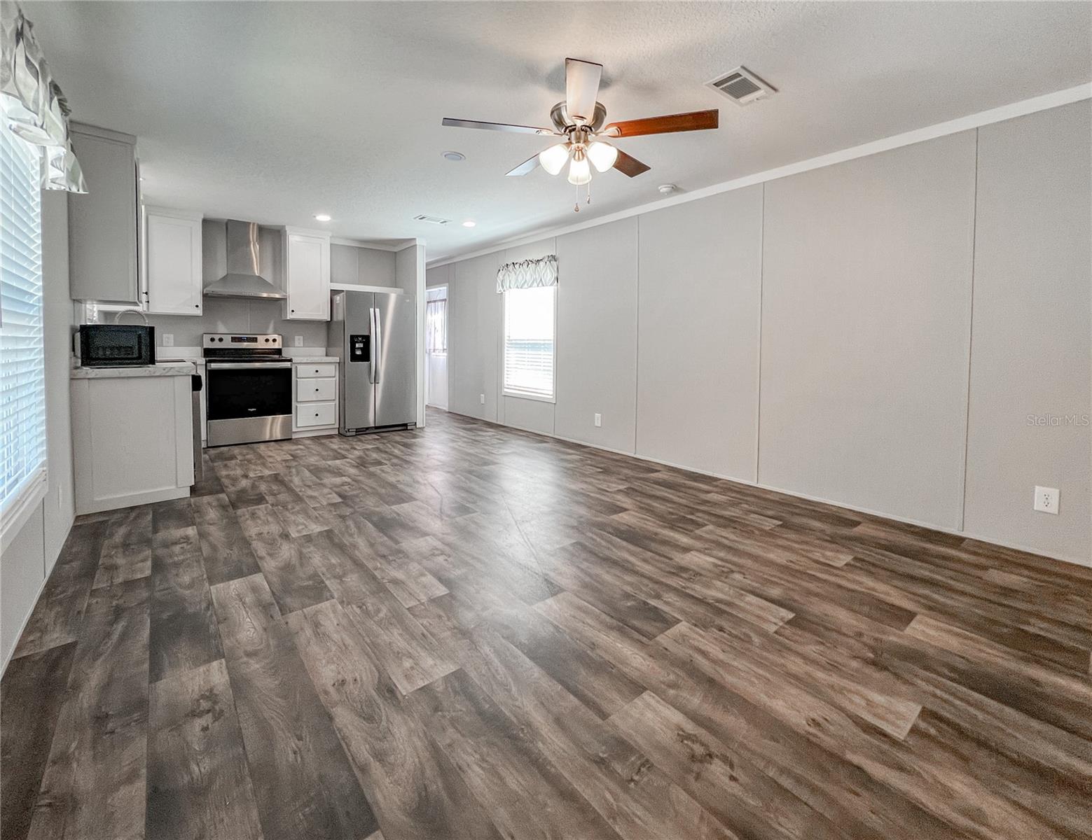 12203 LANTANA AVE — photo 2