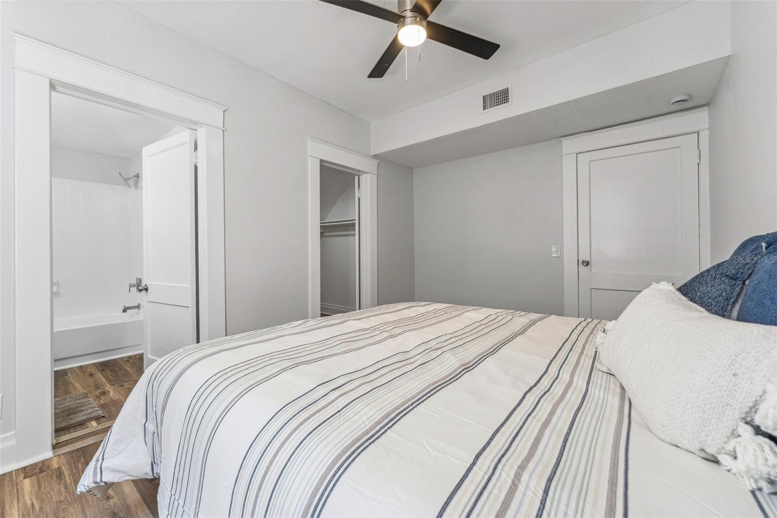 307 S NEWPORT #1-2 AVE — photo 11