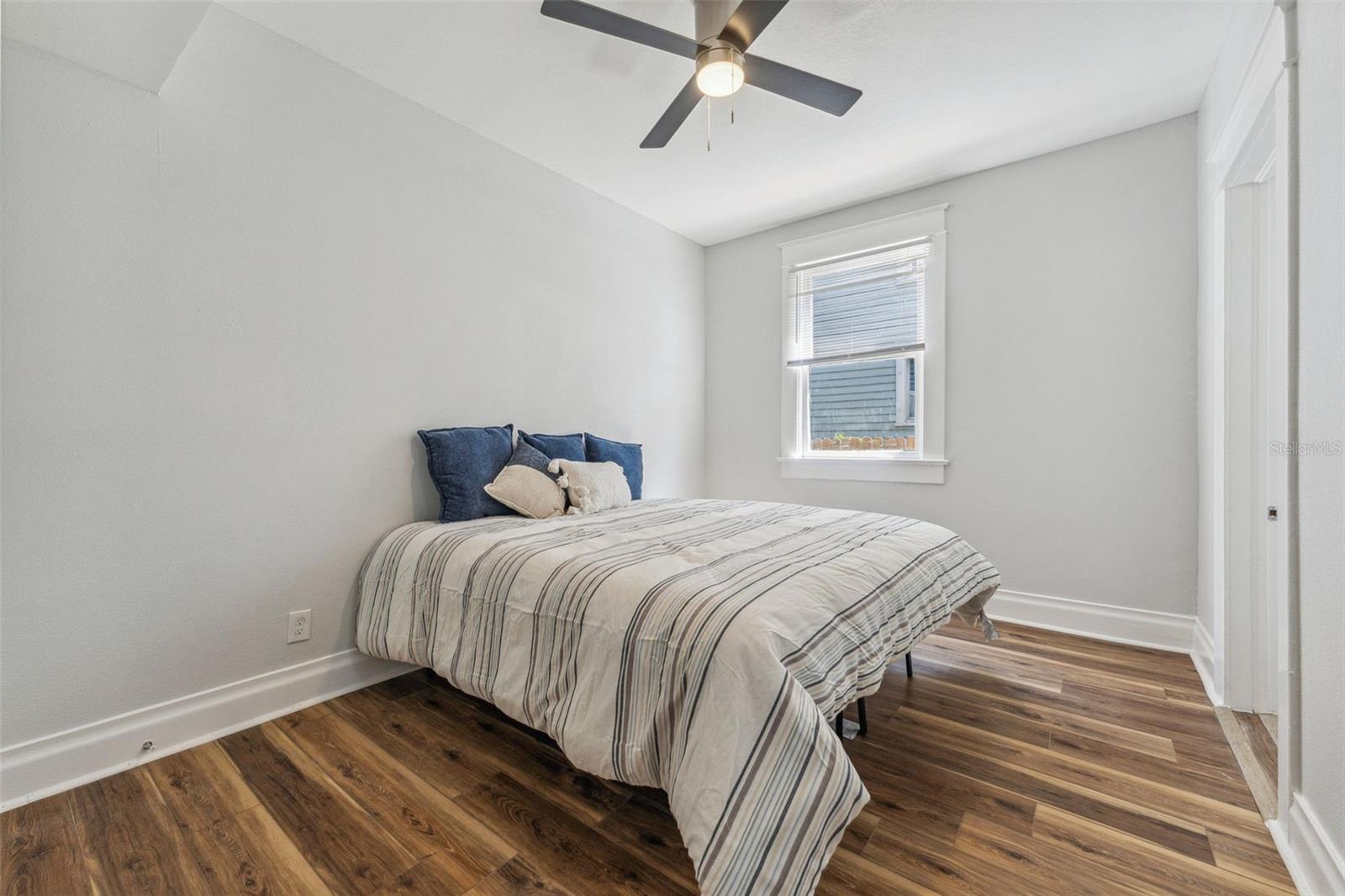 307 S NEWPORT #1-2 AVE — photo 10
