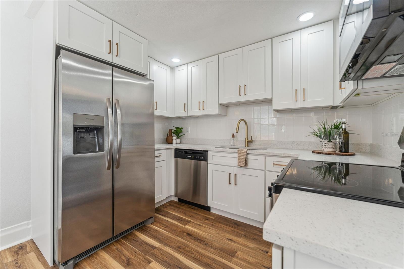 307 S NEWPORT #1-2 AVE — photo 6