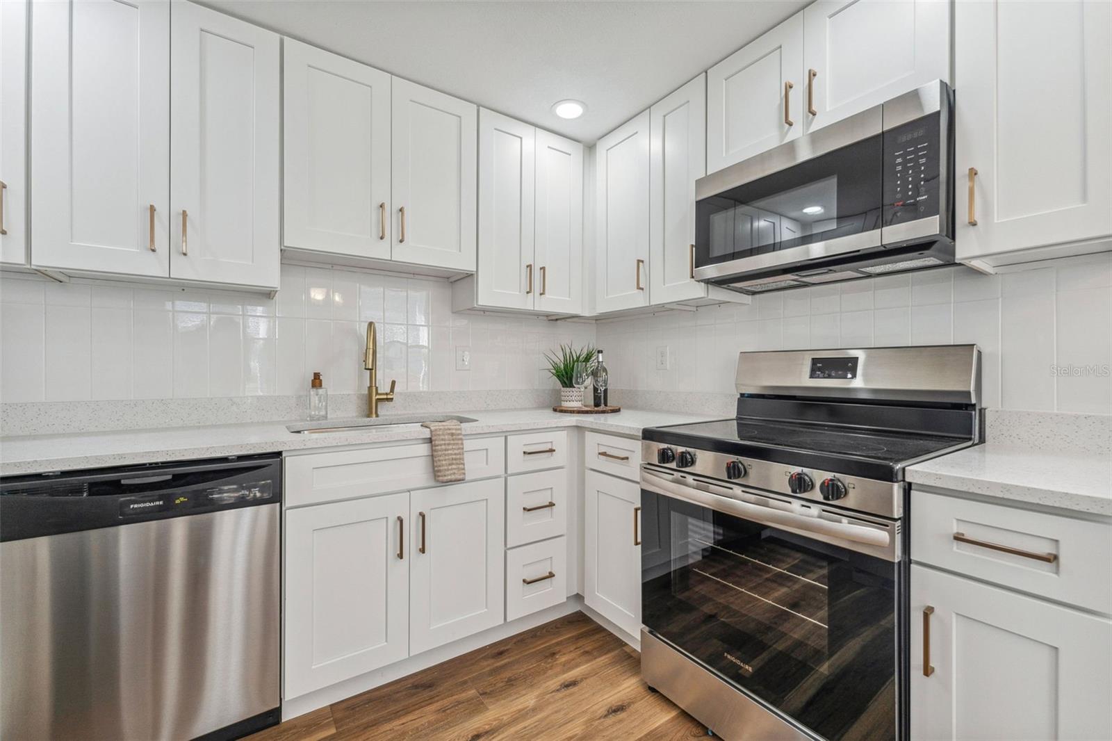 307 S NEWPORT #1-2 AVE — photo 5