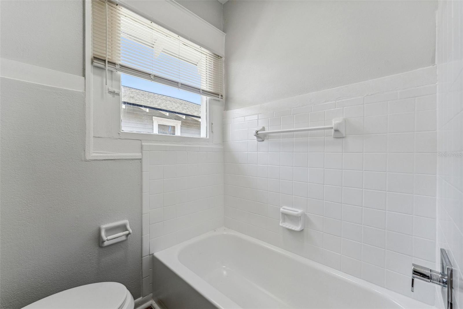 307 S NEWPORT #1-2 AVE — photo 37