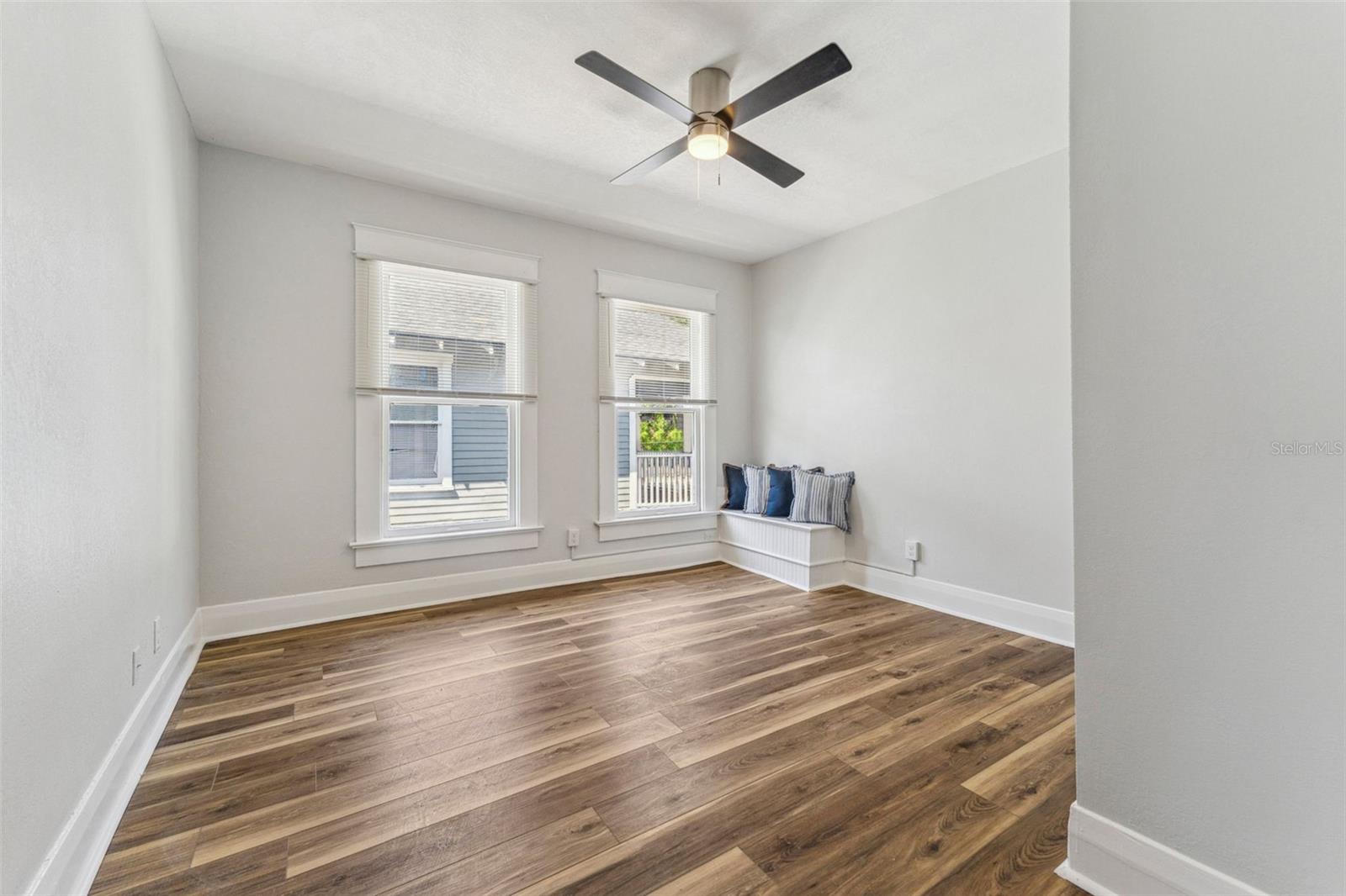 307 S NEWPORT #1-2 AVE — photo 29