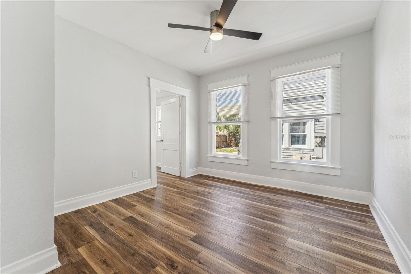307 S NEWPORT #1-2 AVE — photo 18