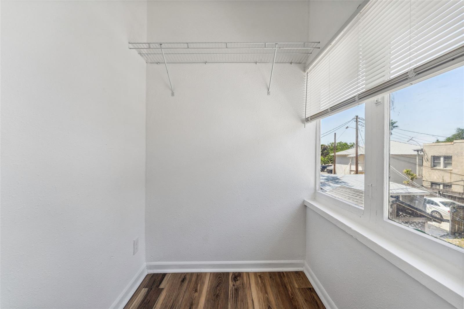 307 S NEWPORT #1-2 AVE — photo 34