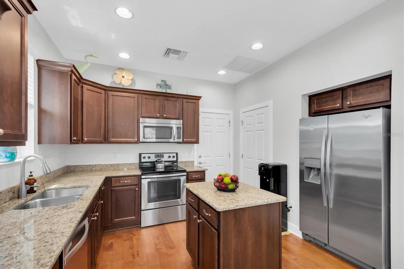 208 CUTLASS WAY — photo 4