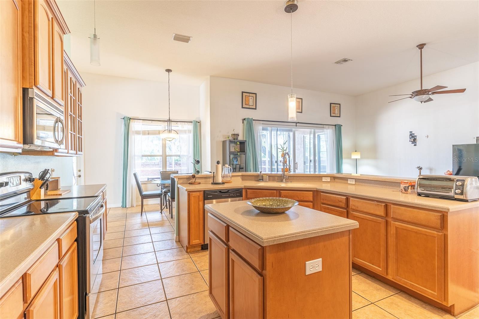 2539 CENTENNIAL FALCON DR — photo 2