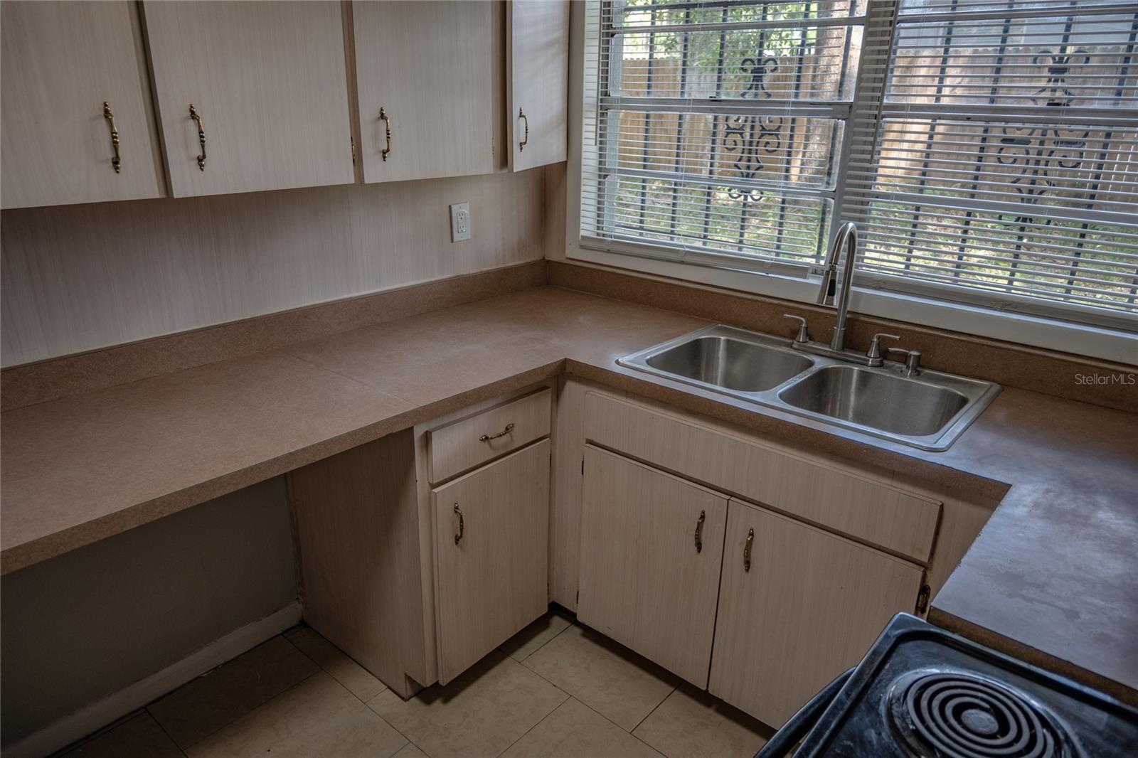 14341 DELMAR ST — photo 11