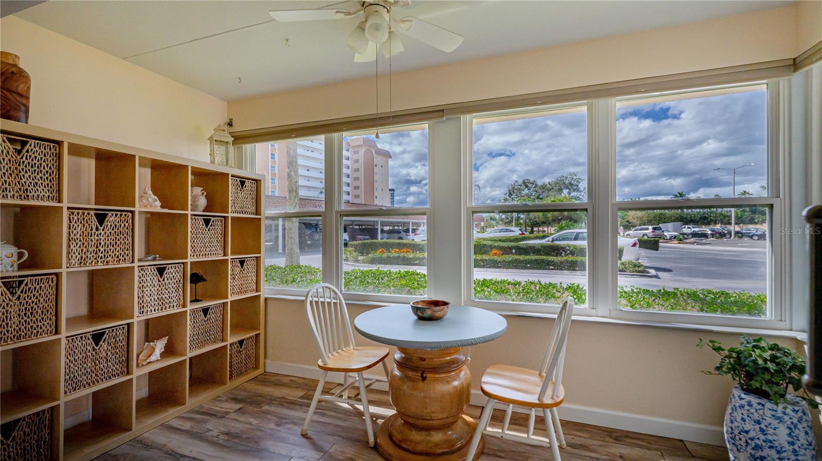 5020 BRITTANY DR S #125 — photo 4
