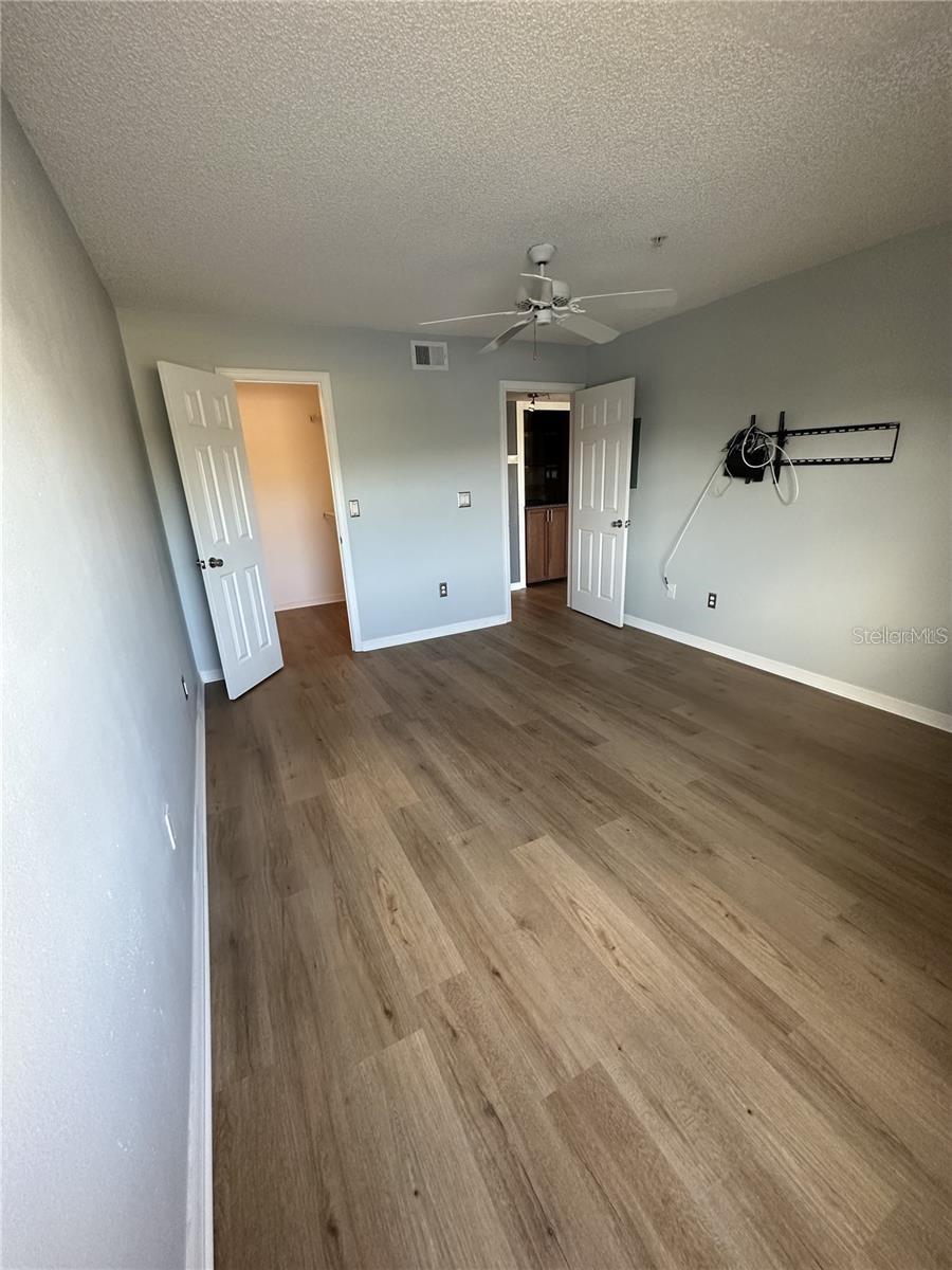 2400 FEATHER SOUND DR #1435 — photo 12