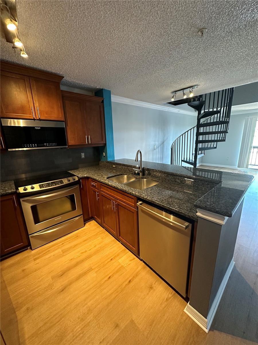 2400 FEATHER SOUND DR #1435 — photo 3