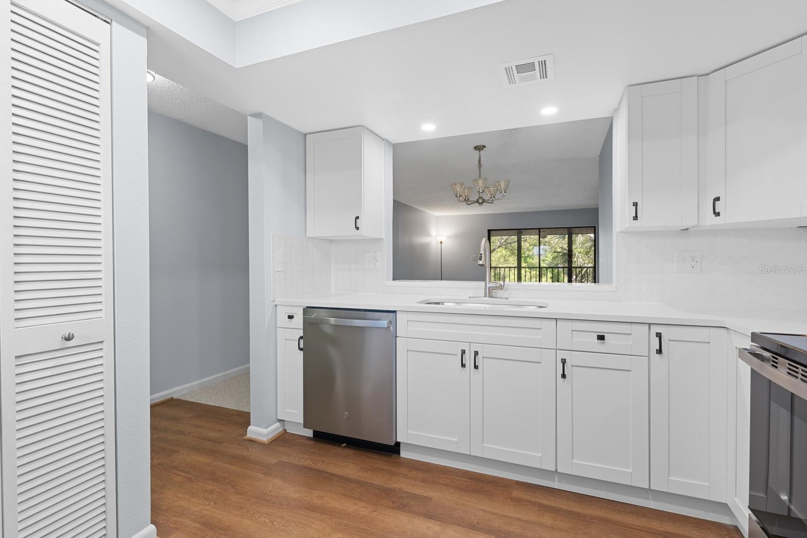 2650 COUNTRYSIDE BLVD #B307 — photo 9