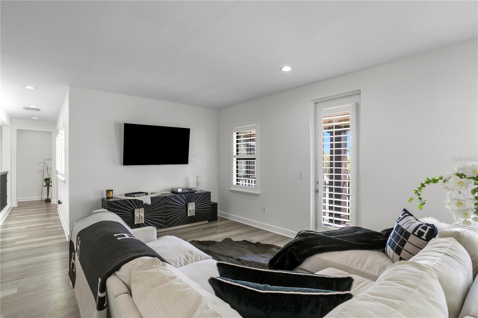 7865 MARSH POINTE DR — photo 41
