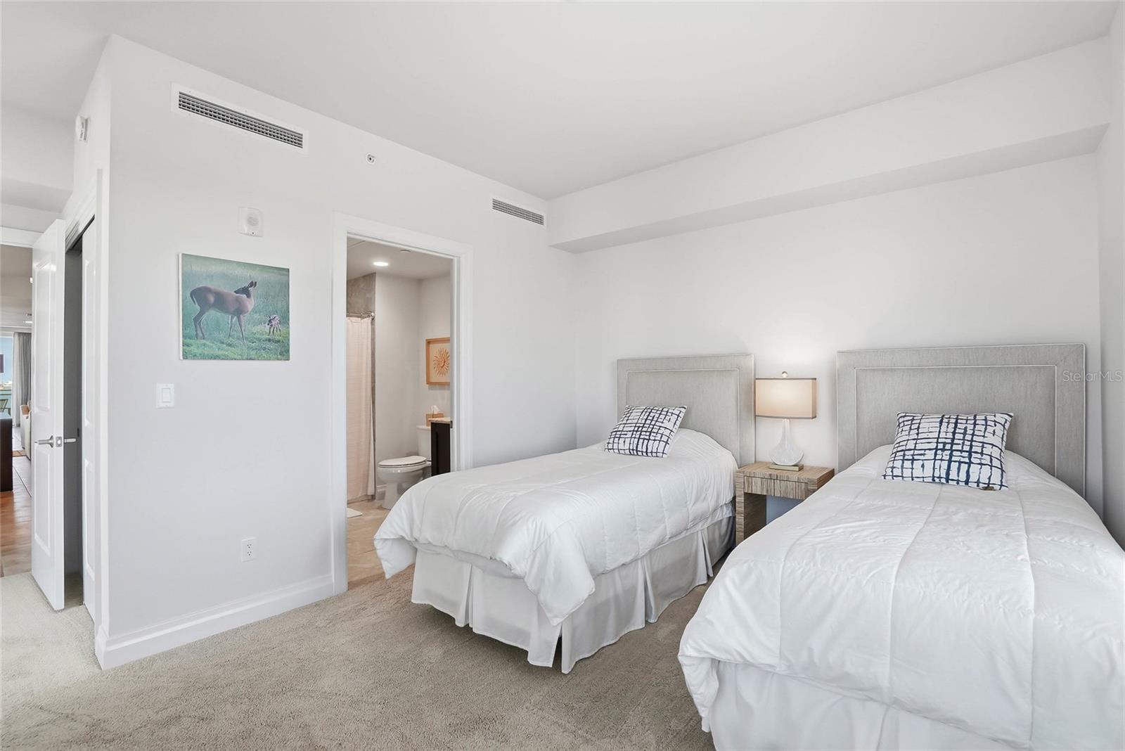 650 COLLANY RD #401 — photo 33