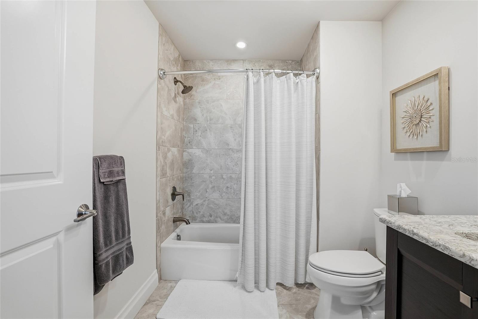 650 COLLANY RD #401 — photo 36