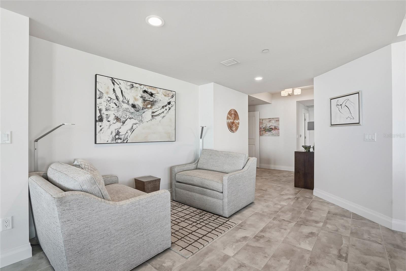 650 COLLANY RD #401 — photo 32