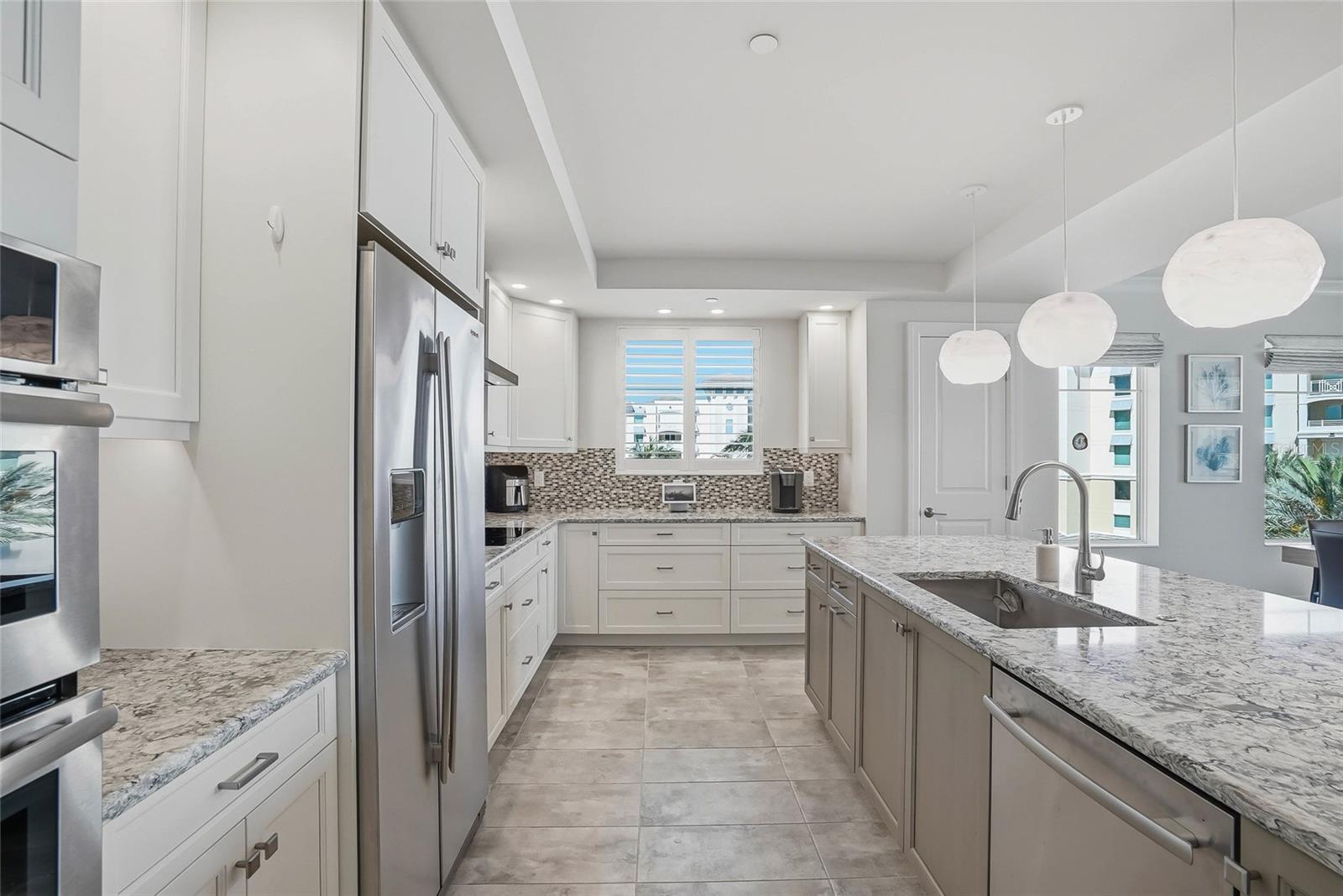 650 COLLANY RD #401 — photo 12