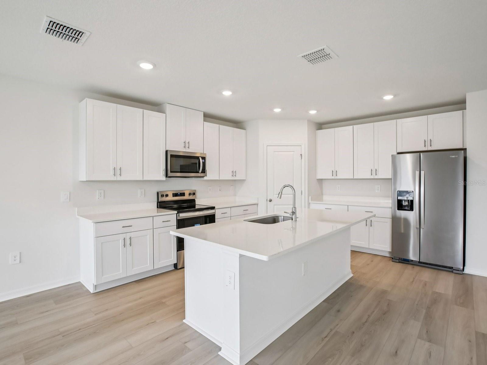 10436 ABUNDANCE GROVE WAY — photo 10