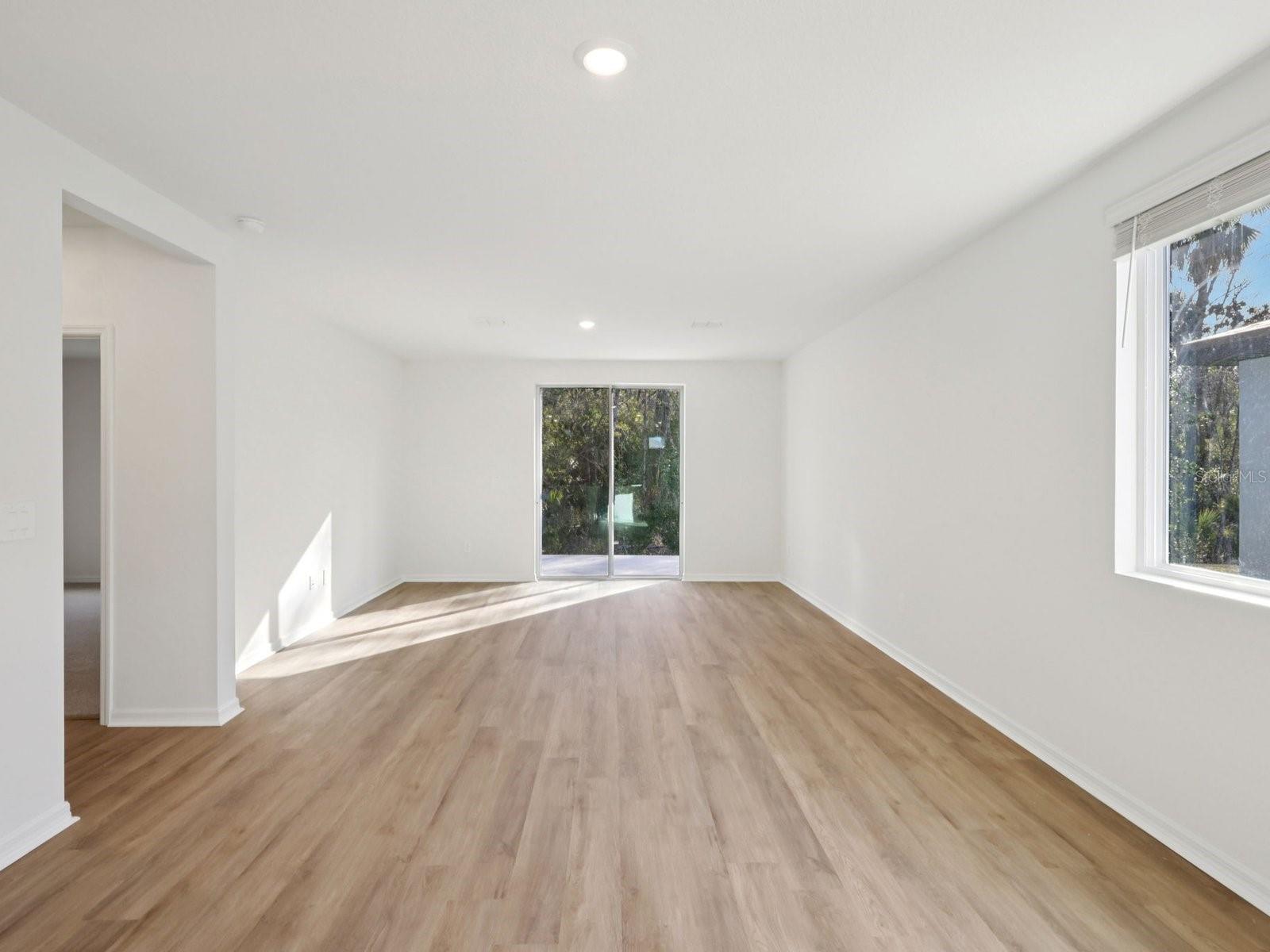 13518 SHELLMORE AVE — photo 2