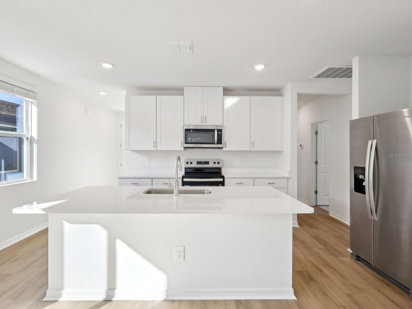 13518 SHELLMORE AVE — photo 7