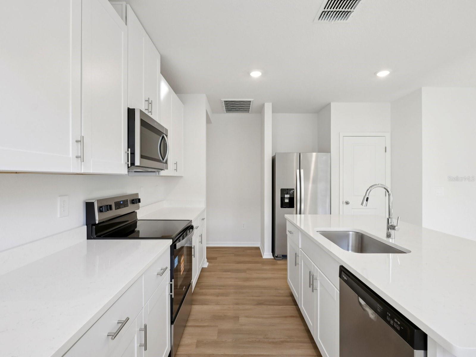 13518 SHELLMORE AVE — photo 5