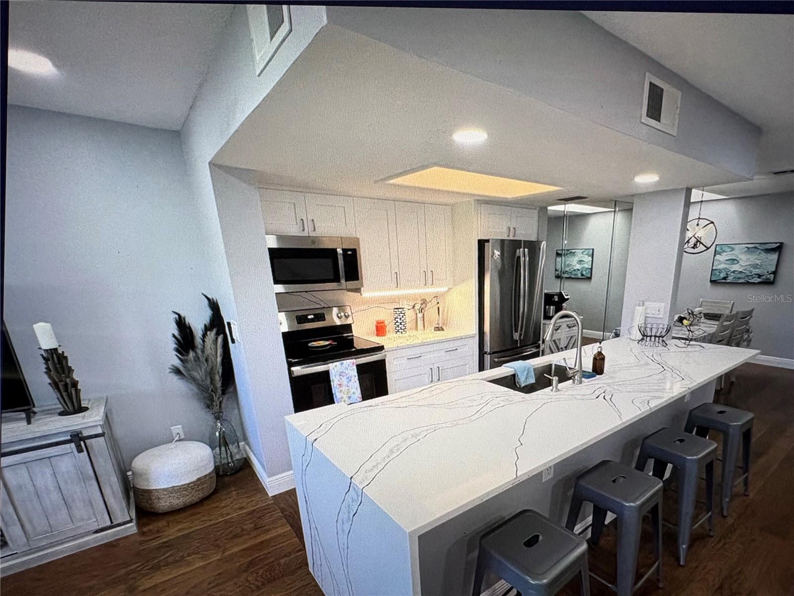 629 GARLAND CIR — photo 4