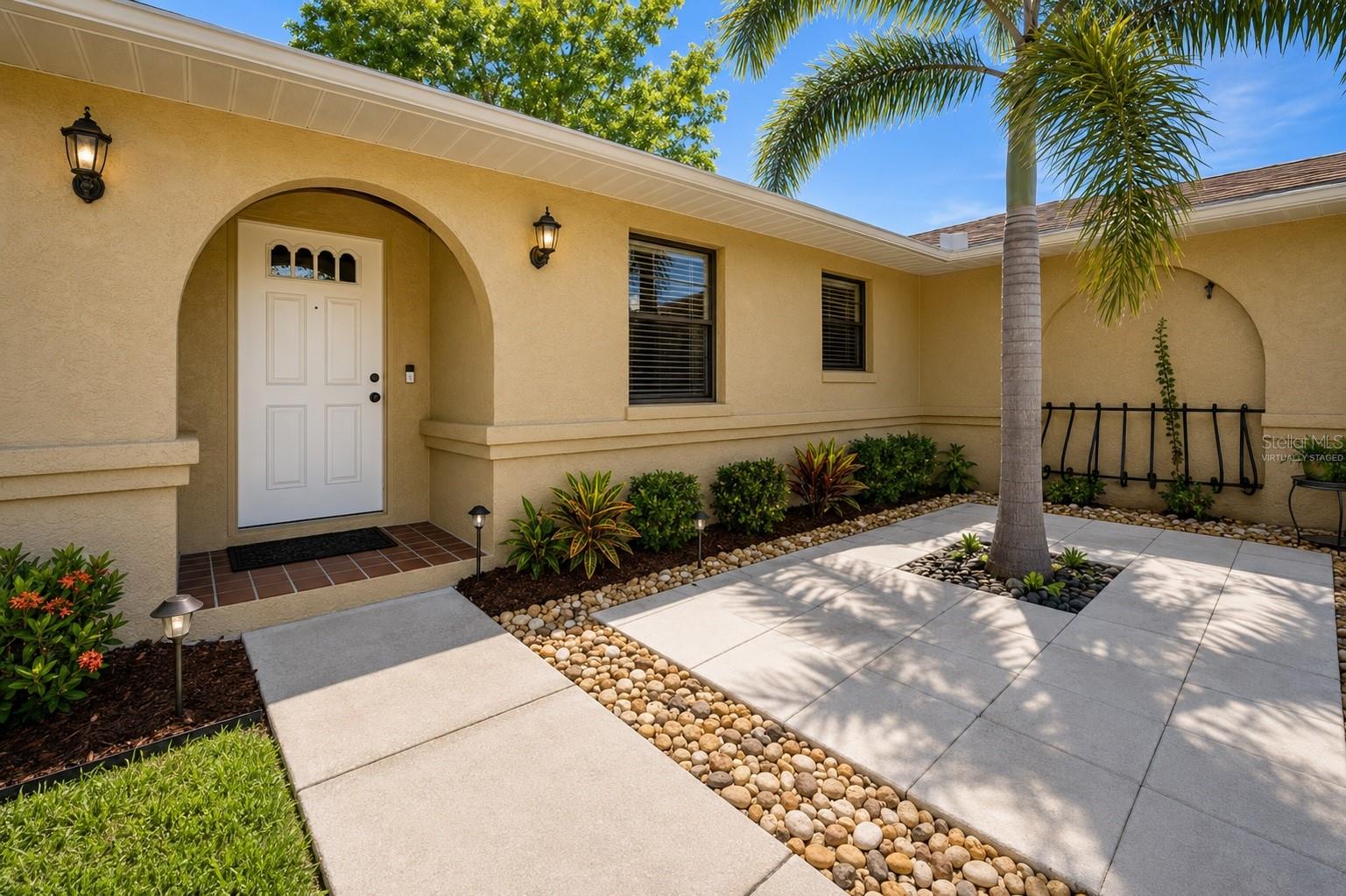 3011 SHADOW OAKS DR — photo 2