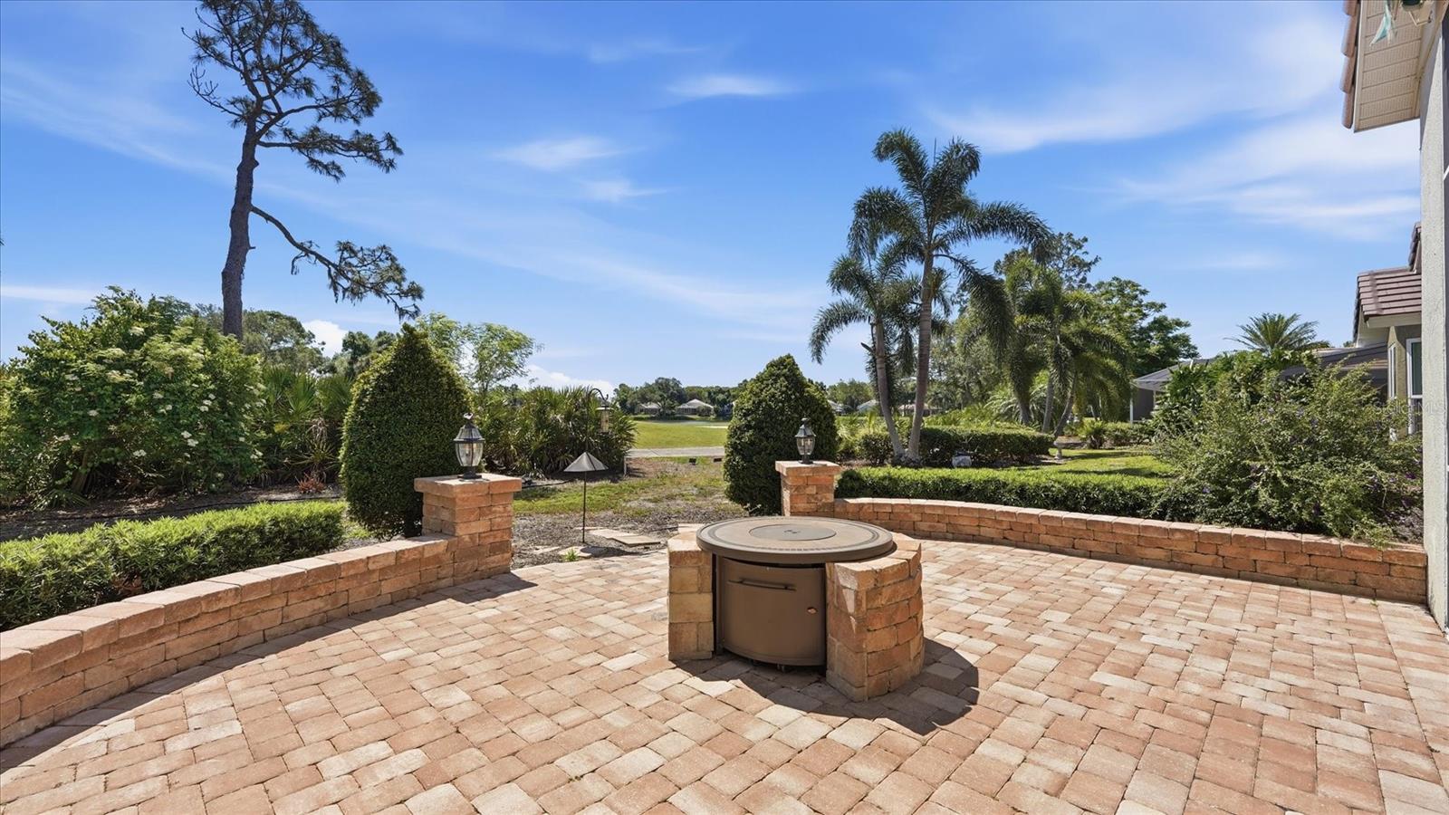 8009 HAMPTON CT — photo 22