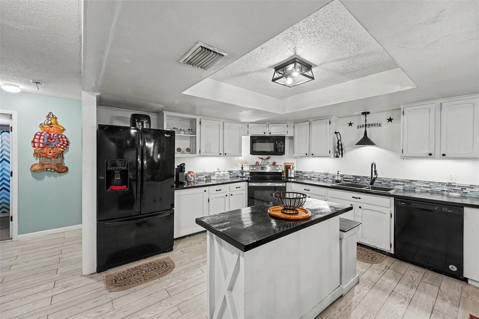 429 MANOR BLVD — photo 12