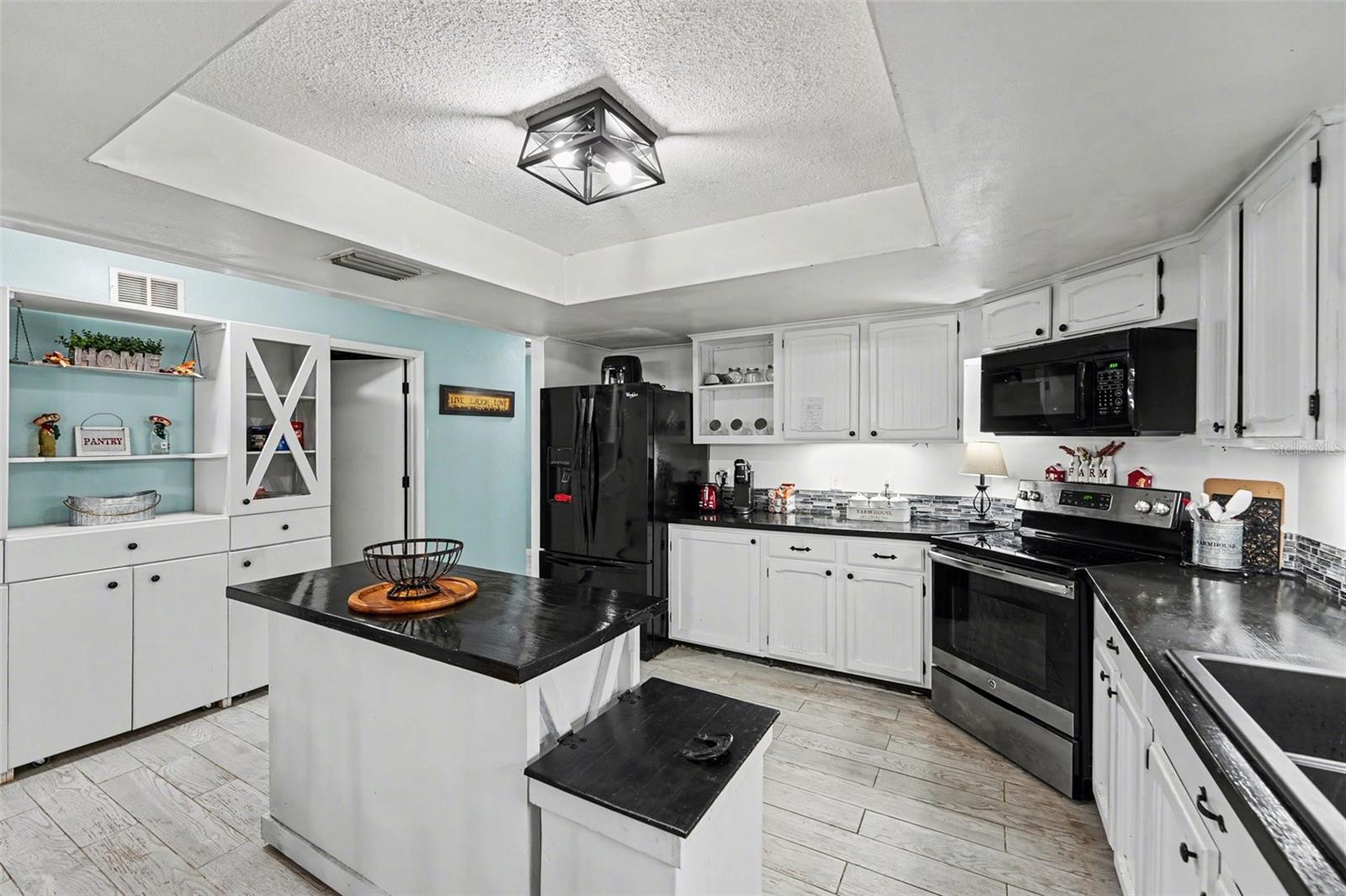429 MANOR BLVD — photo 4