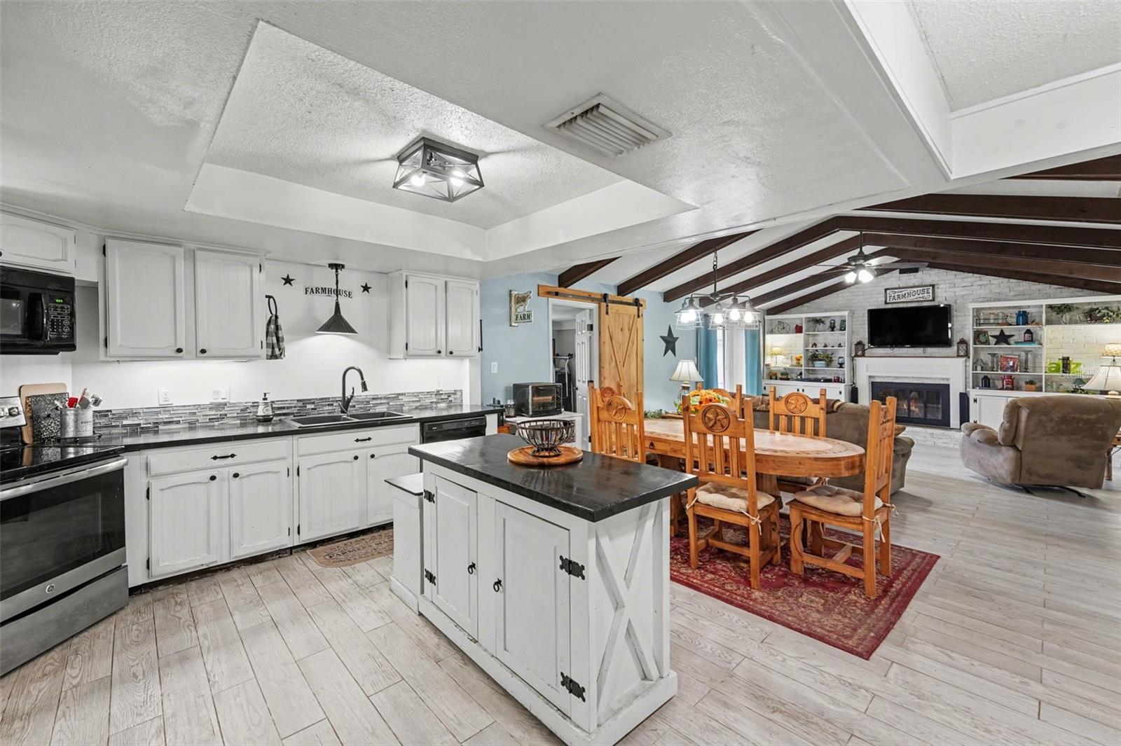 429 MANOR BLVD — photo 11