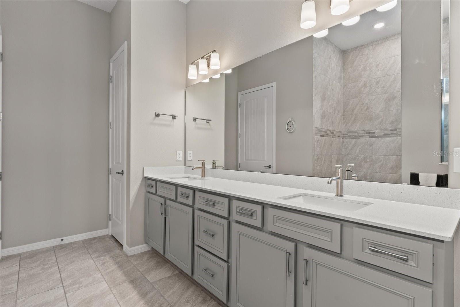 8510 COASTAL PALMS GLN — photo 29