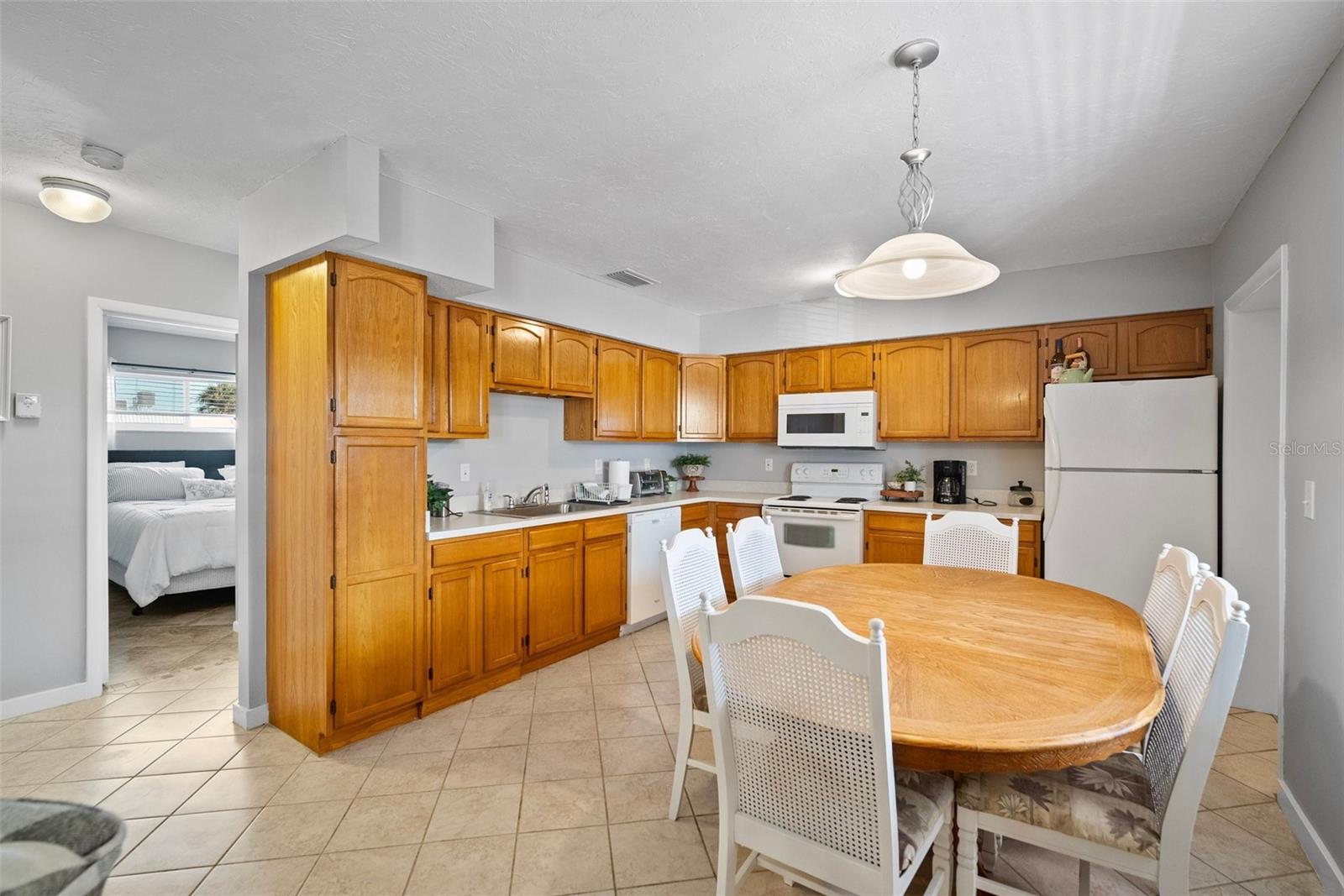 380 BASE AVE E #202 — photo 4