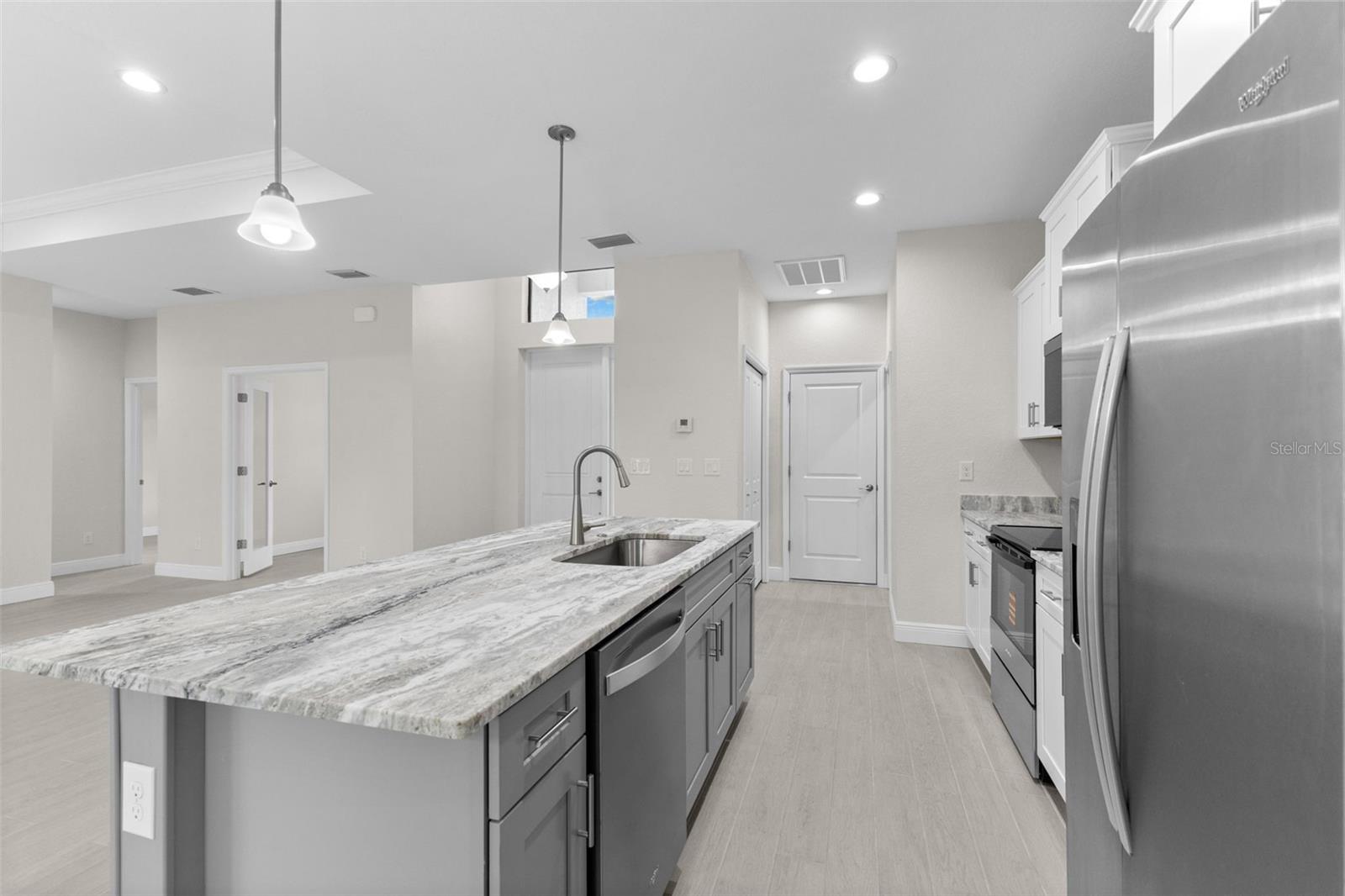 2523 WYOLA AVE — photo 11