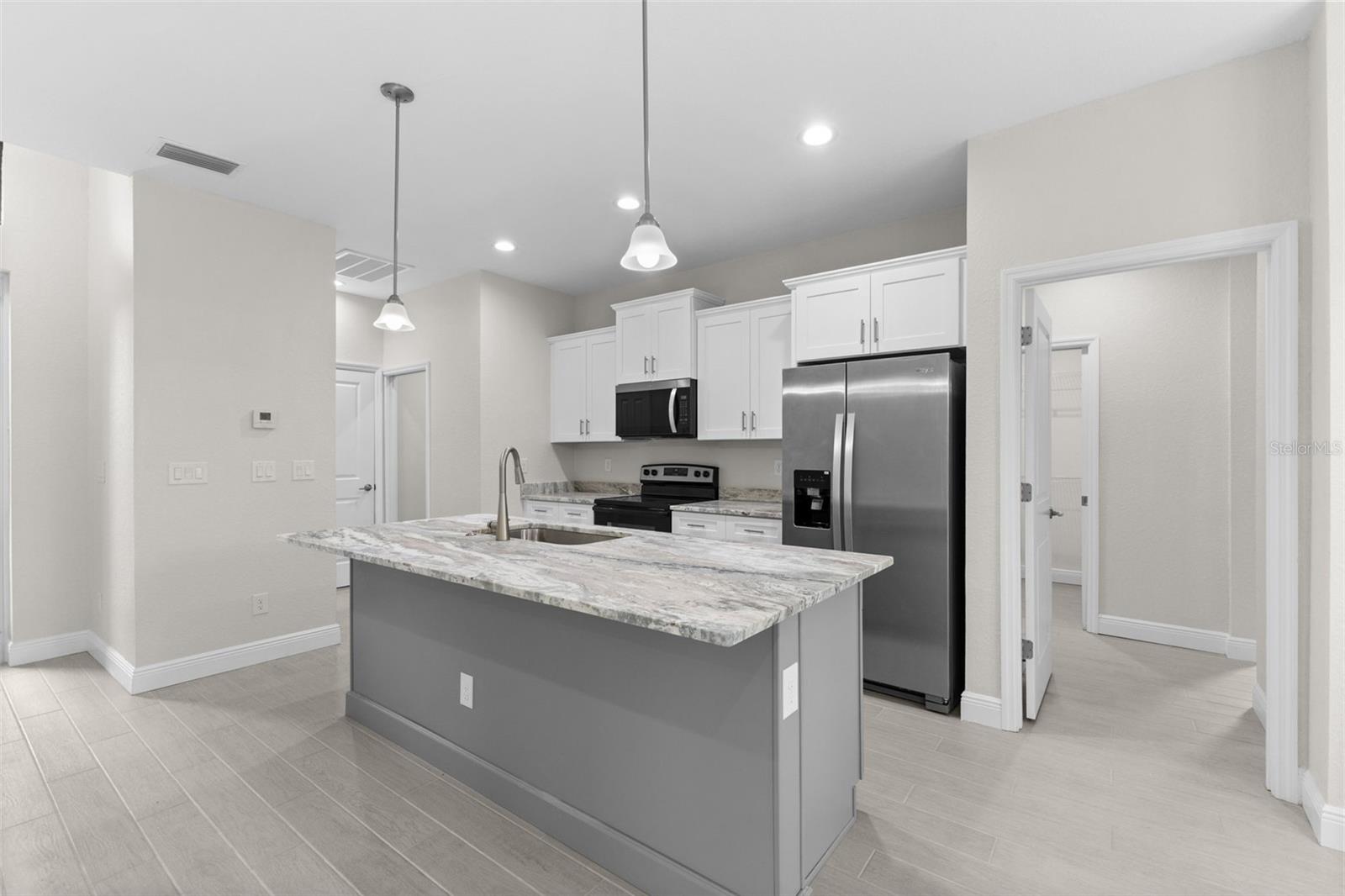 2523 WYOLA AVE — photo 10