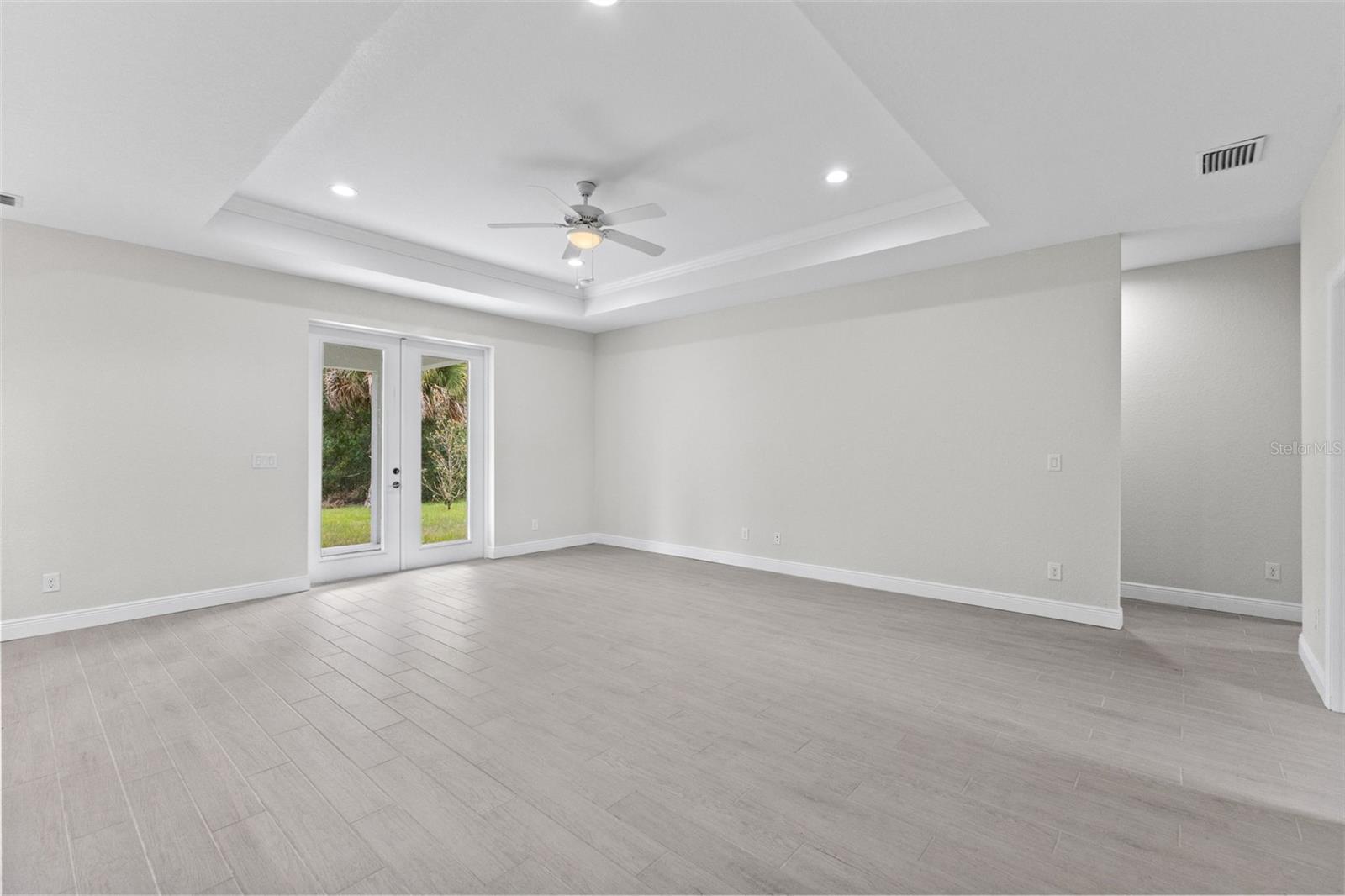 2523 WYOLA AVE — photo 6