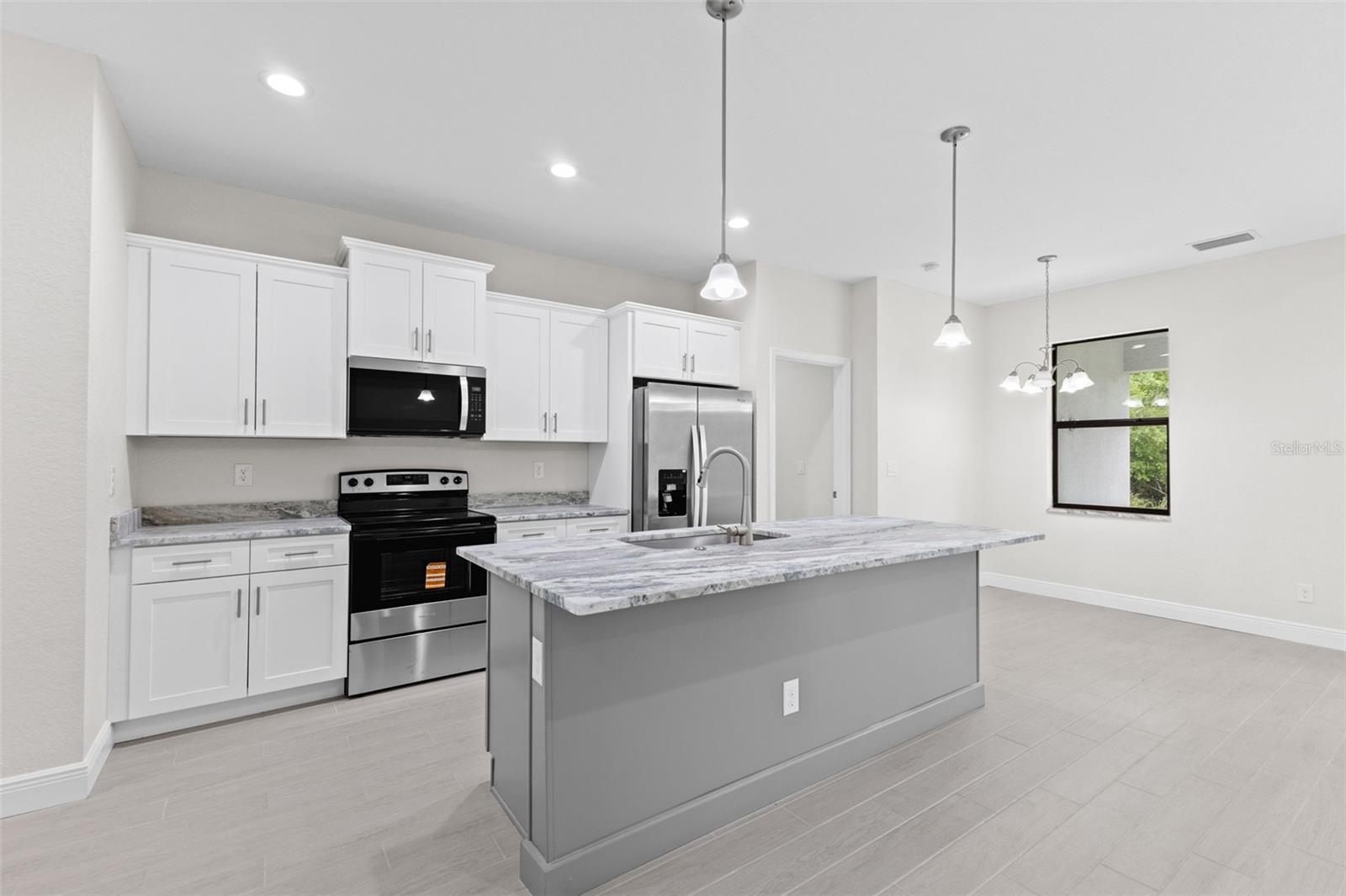2523 WYOLA AVE — photo 7