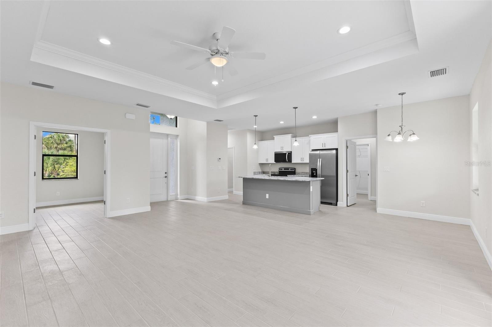 2523 WYOLA AVE — photo 4