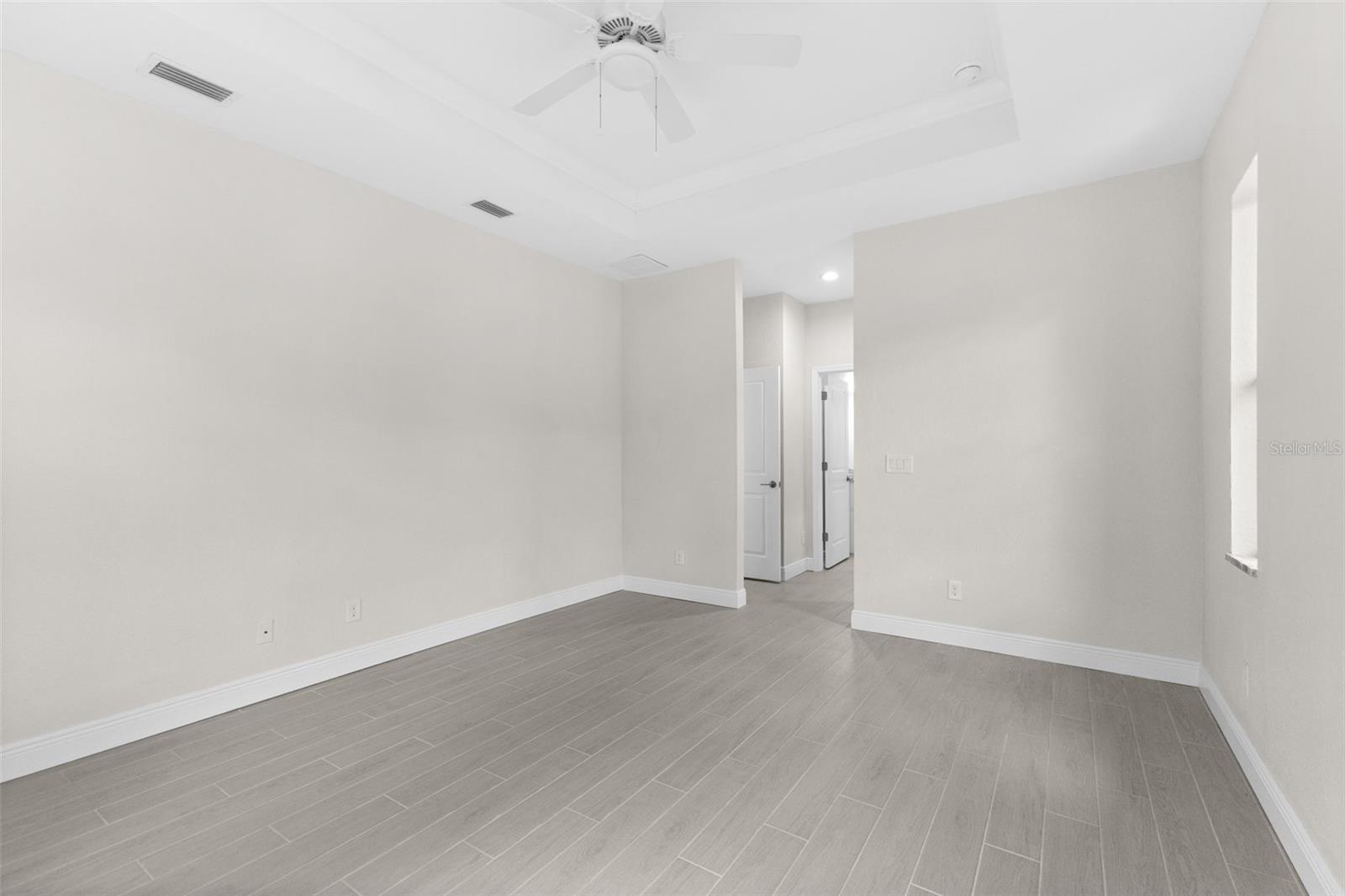 2523 WYOLA AVE — photo 16