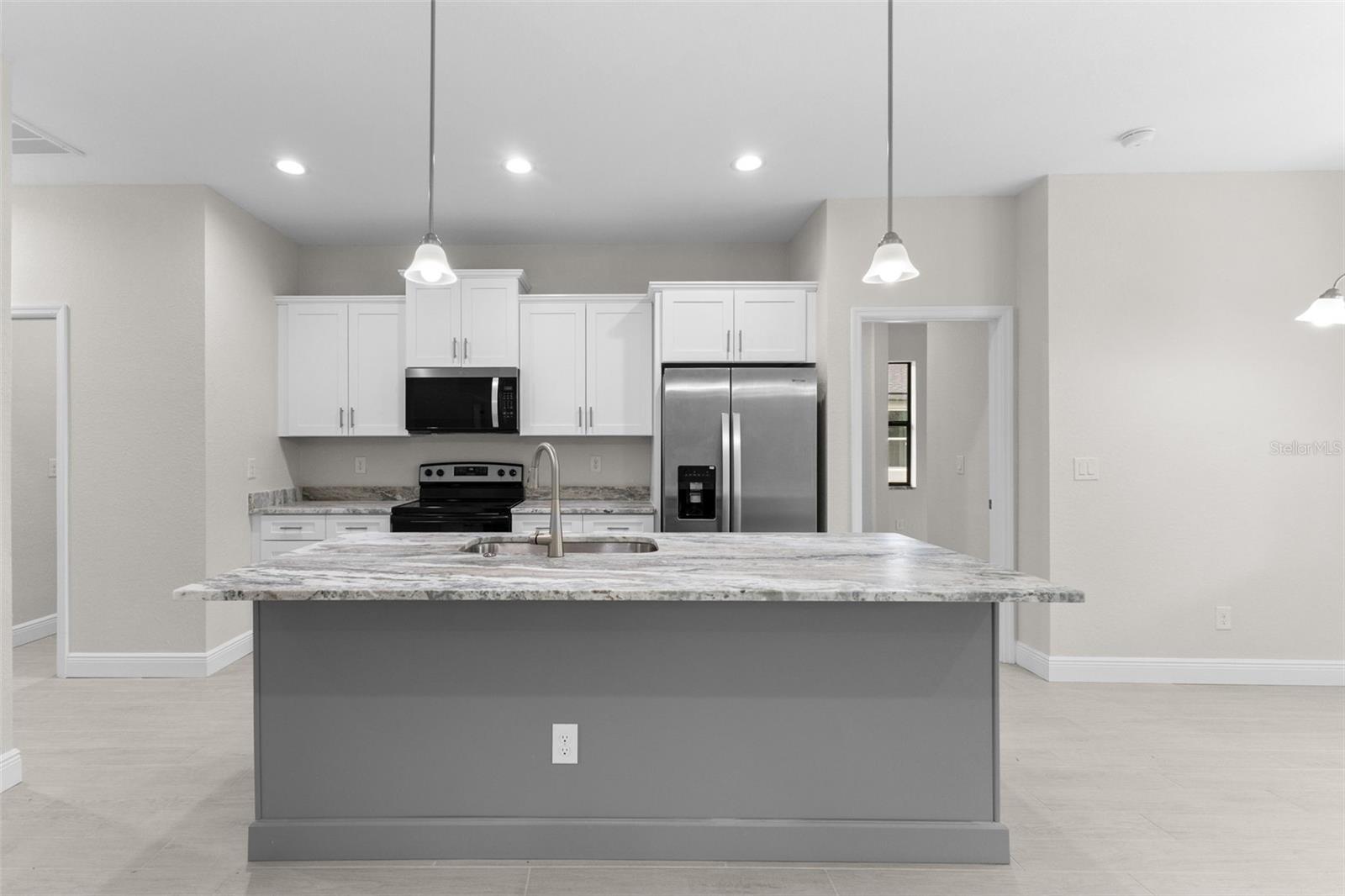2523 WYOLA AVE — photo 8