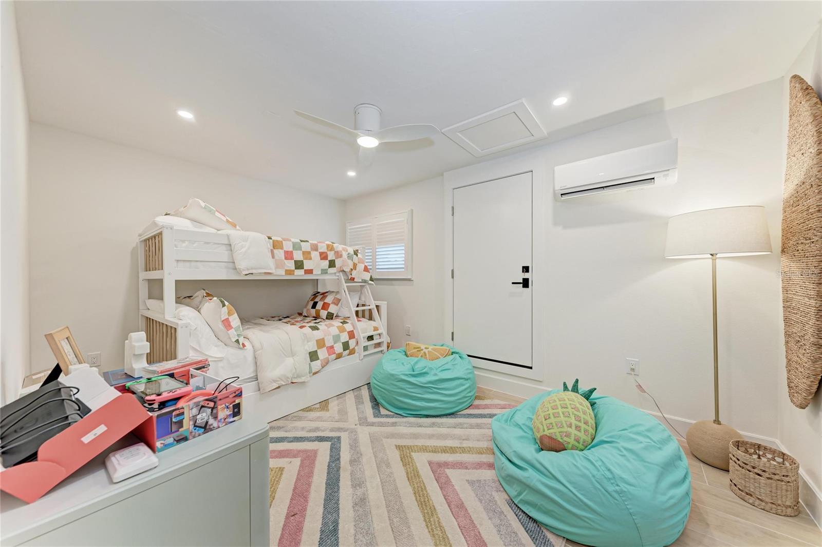431 ISLAND CIR — photo 37